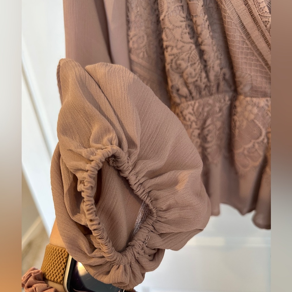 Lulu's Mauve-Pink Lace Surplice Peplum Blouse - Picture 7 of 8